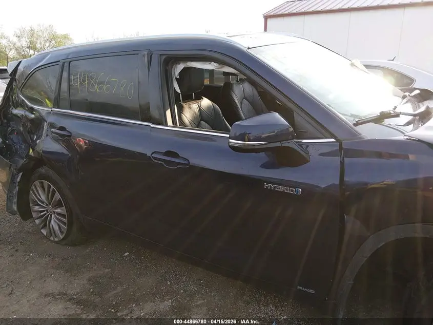 2021 TOYOTA HIGHLANDER HYBRID PLATINUM