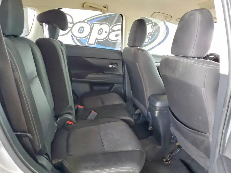 2016 MITSUBISHI OUTLANDER SE  