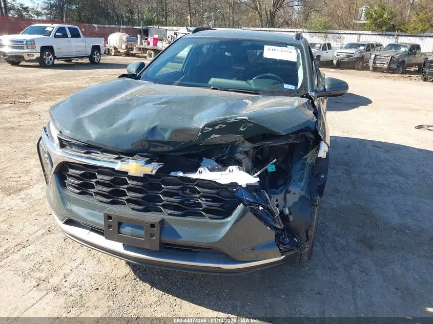 2025 CHEVROLET TRAX FWD LT