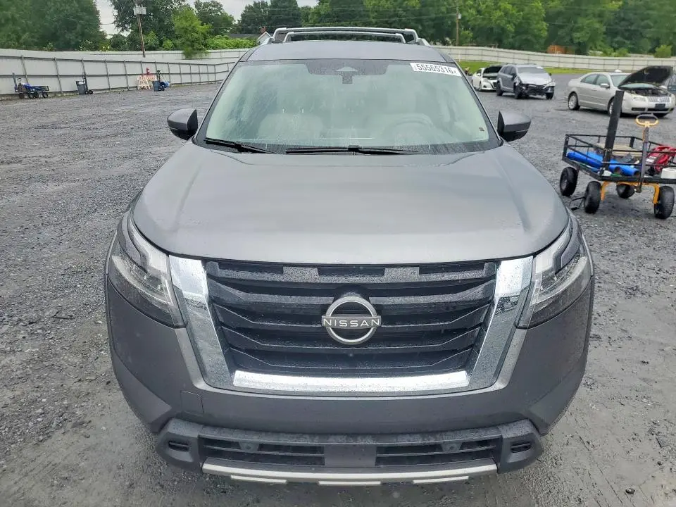 2024 NISSAN PATHFINDER SL  