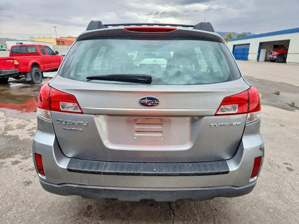 2011 SUBARU OUTBACK 2.5I  