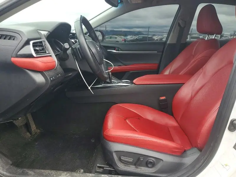2018 TOYOTA CAMRY XSE  