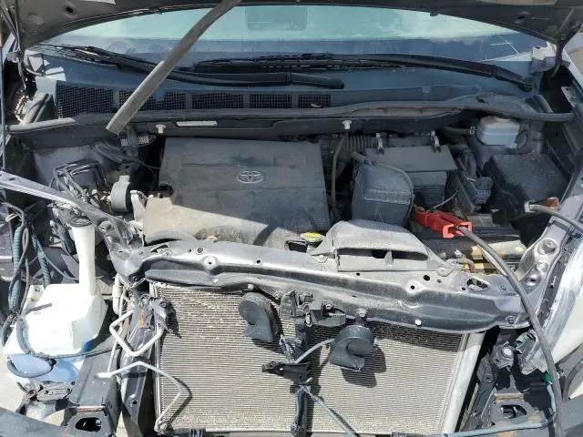 2011 TOYOTA SIENNA LE  