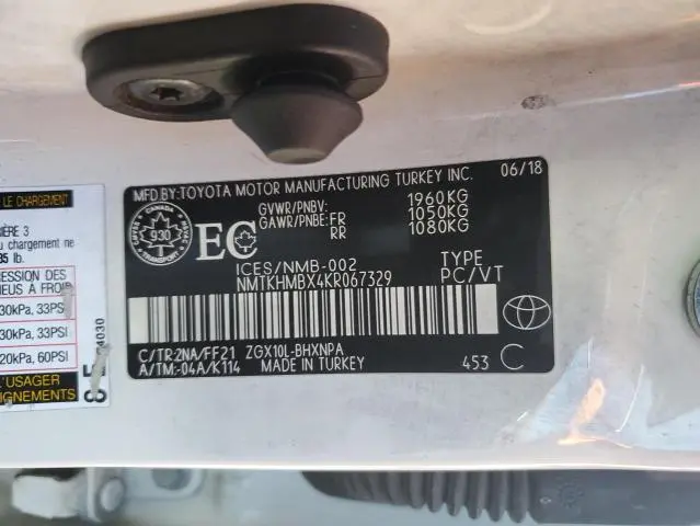 2019 TOYOTA C-HR XLE  