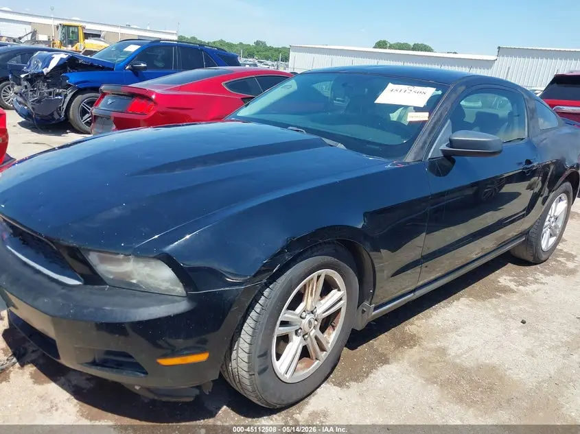 2011 FORD MUSTANG V6