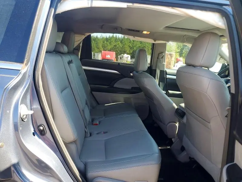 2016 TOYOTA HIGHLANDER XLE  