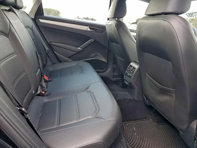 2019 VOLKSWAGEN PASSAT WOLFSBURG  