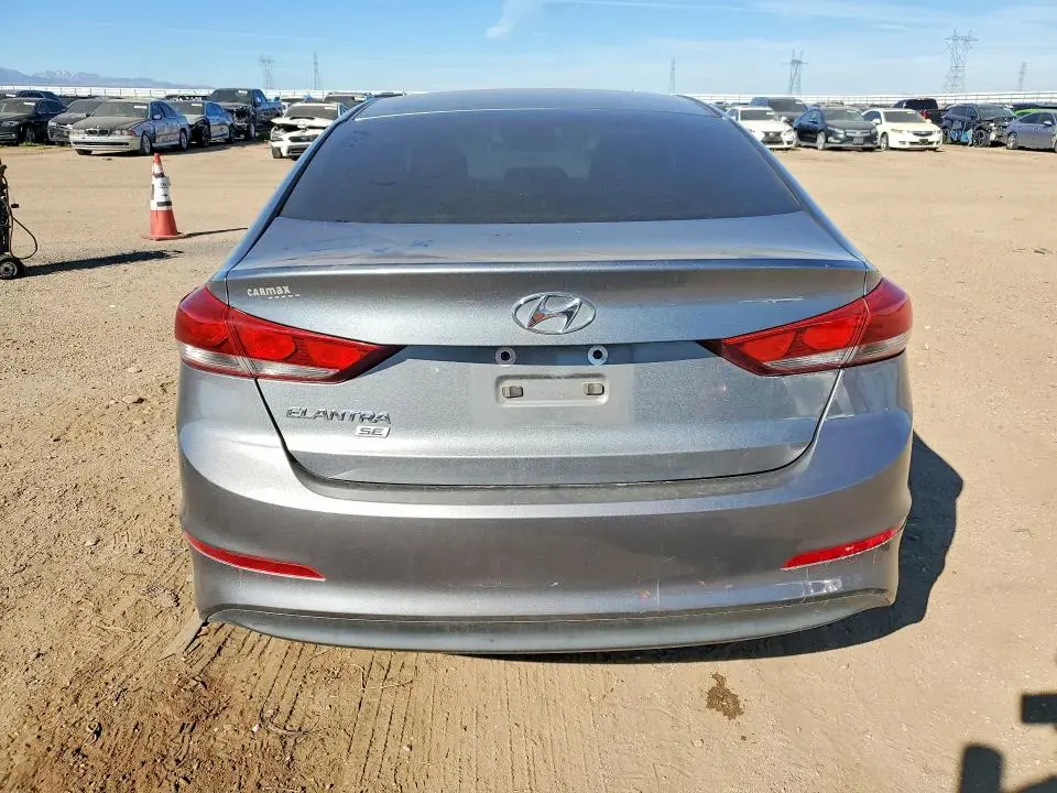 2018 HYUNDAI ELANTRA SE  