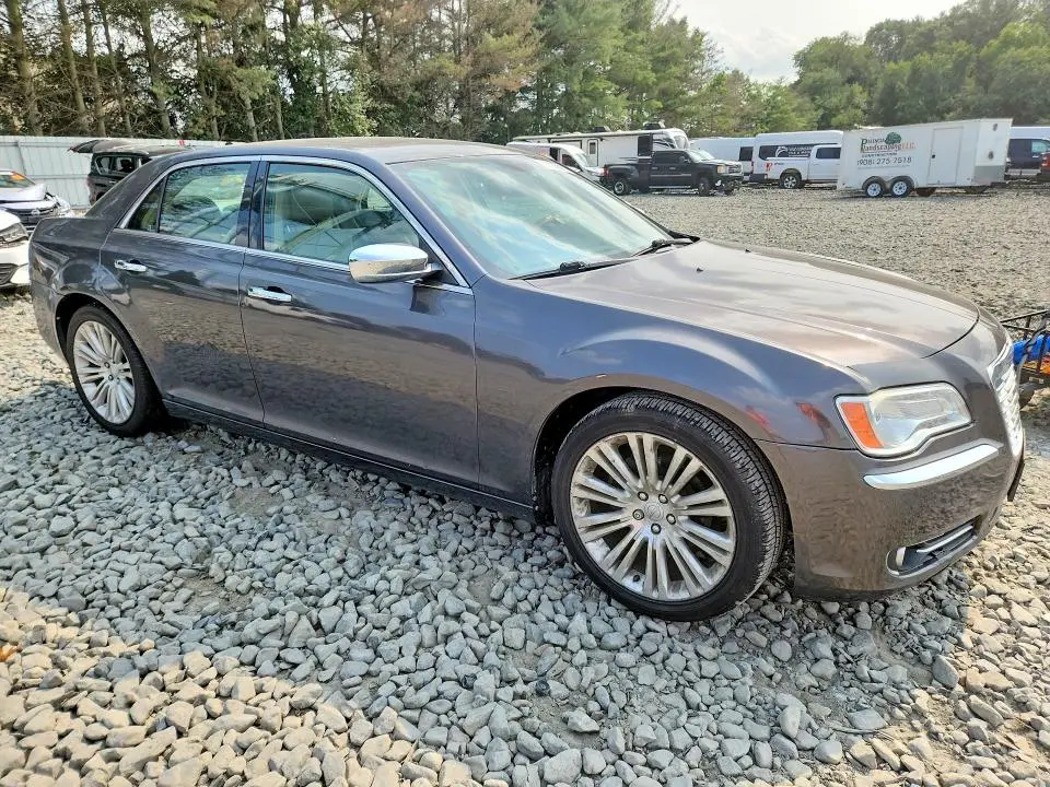 2013 CHRYSLER 300C   