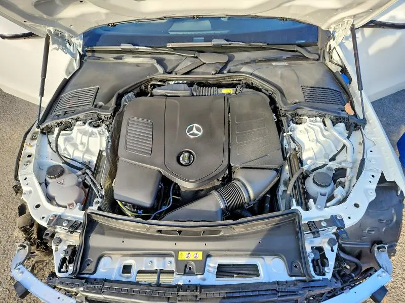 2025 MERCEDES-BENZ C 300  