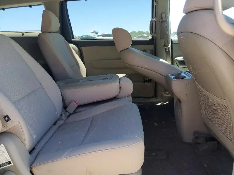 2016 KIA SEDONA LX  