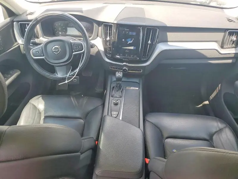 2018 VOLVO XC60 T5  