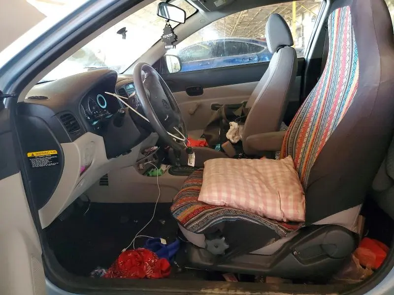 2011 HYUNDAI ACCENT GL  