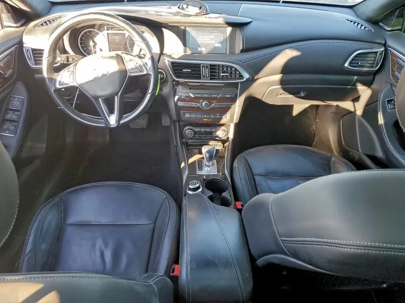 2017 INFINITI QX30 BASE  