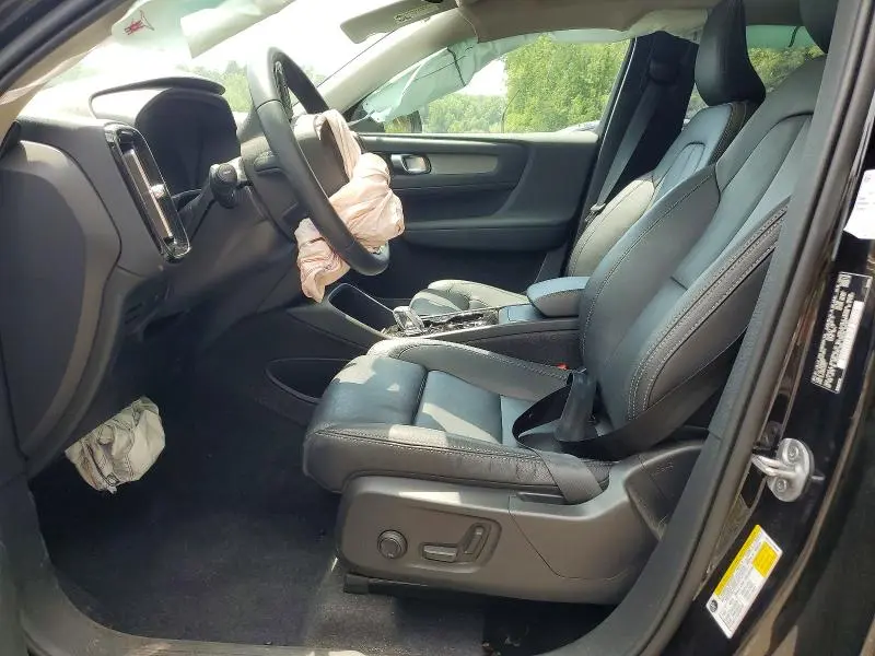 2024 VOLVO XC40 ULTIMATE  
