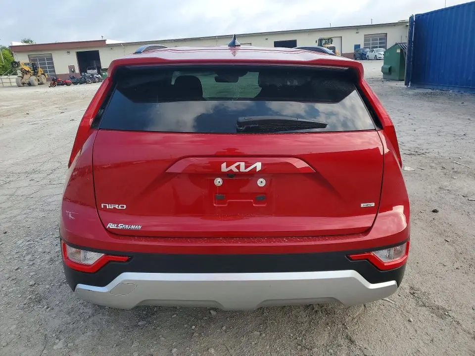 2023 KIA NIRO LX  