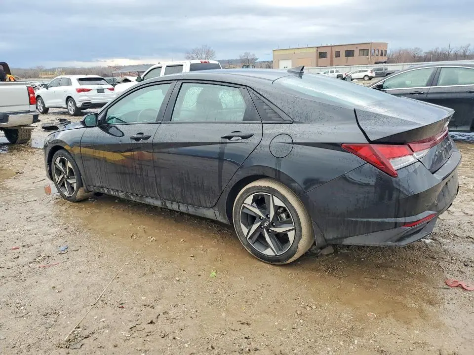 2023 HYUNDAI ELANTRA SEL  