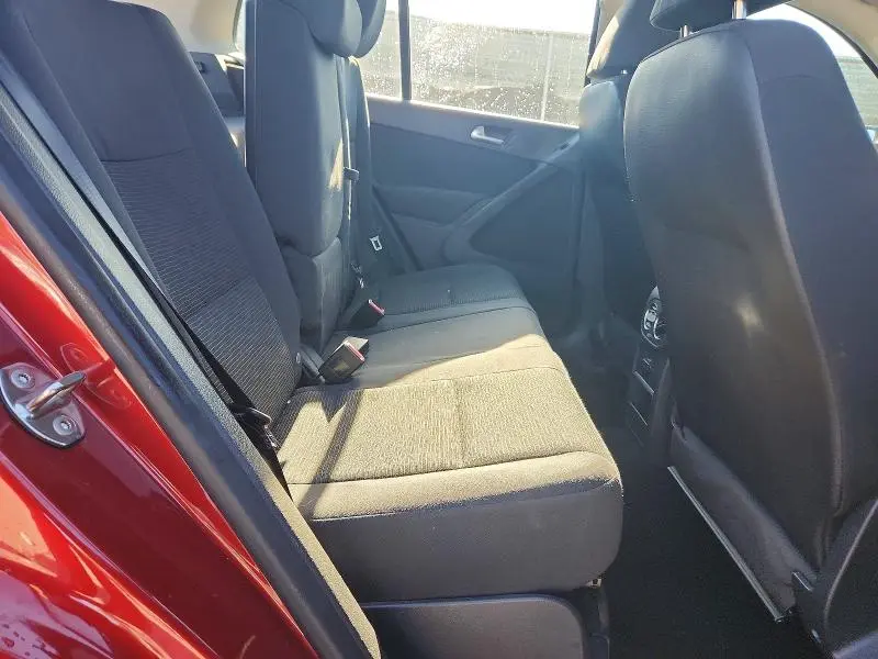 2014 VOLKSWAGEN TIGUAN S  