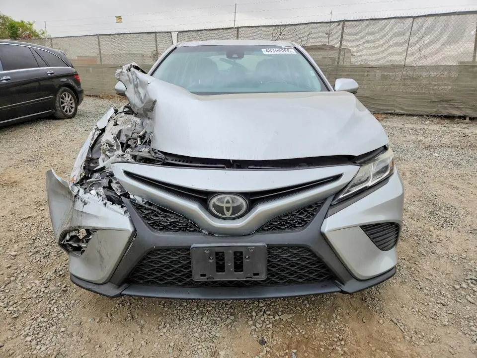 2018 TOYOTA CAMRY SE  