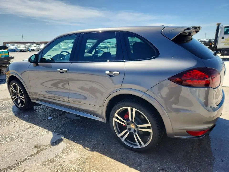 2013 PORSCHE CAYENNE GTS  