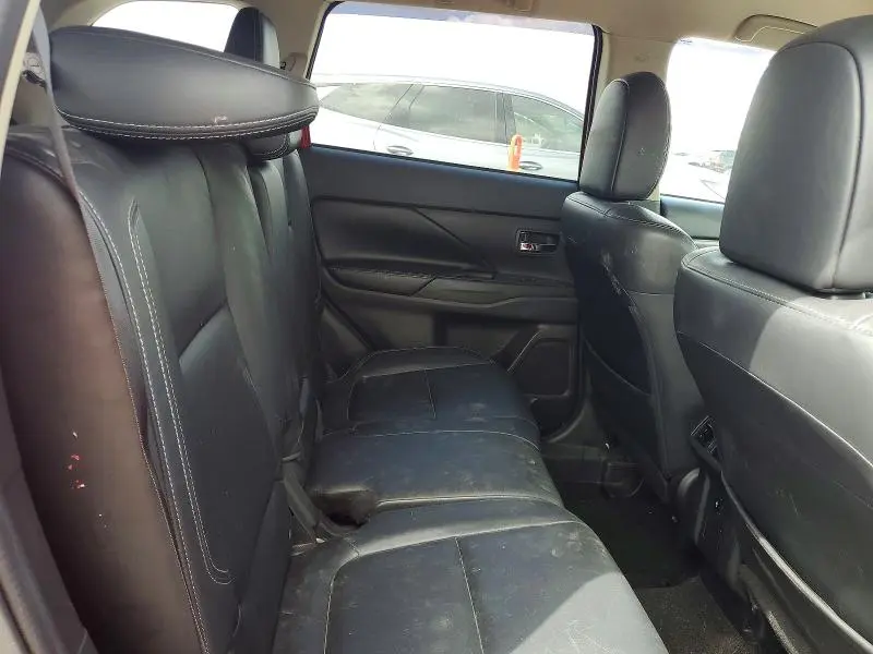 2019 MITSUBISHI OUTLANDER SE  