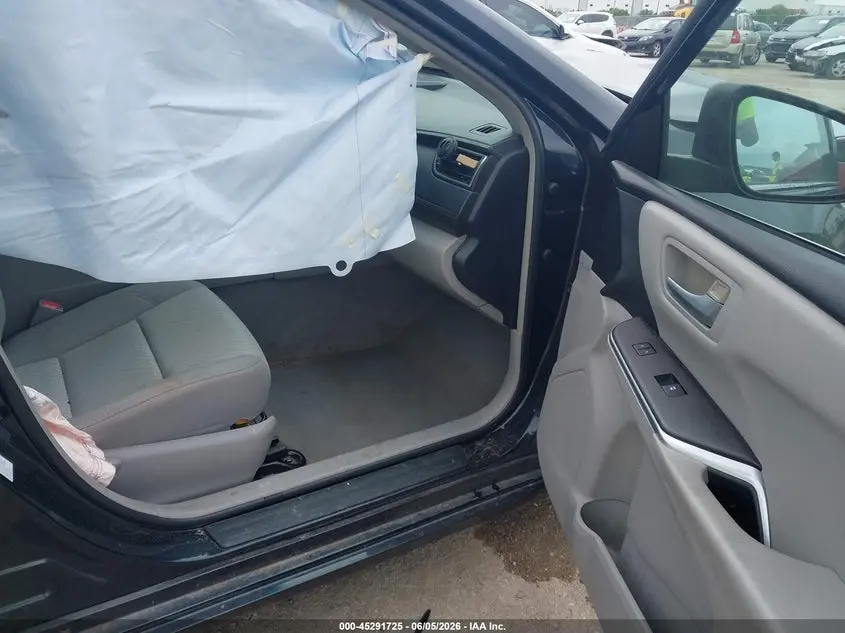 2016 TOYOTA CAMRY LE