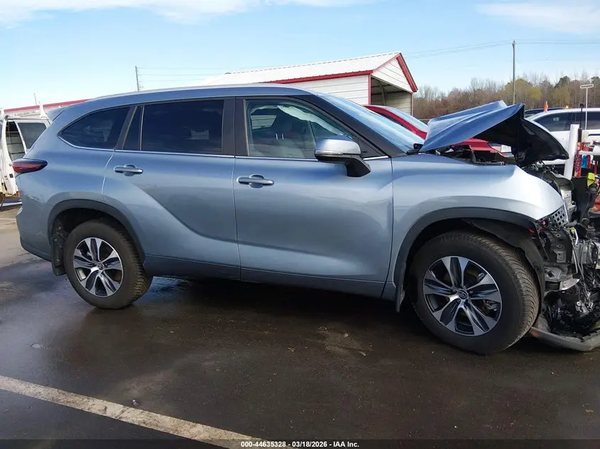 2024 TOYOTA HIGHLANDER HYBRID XLE