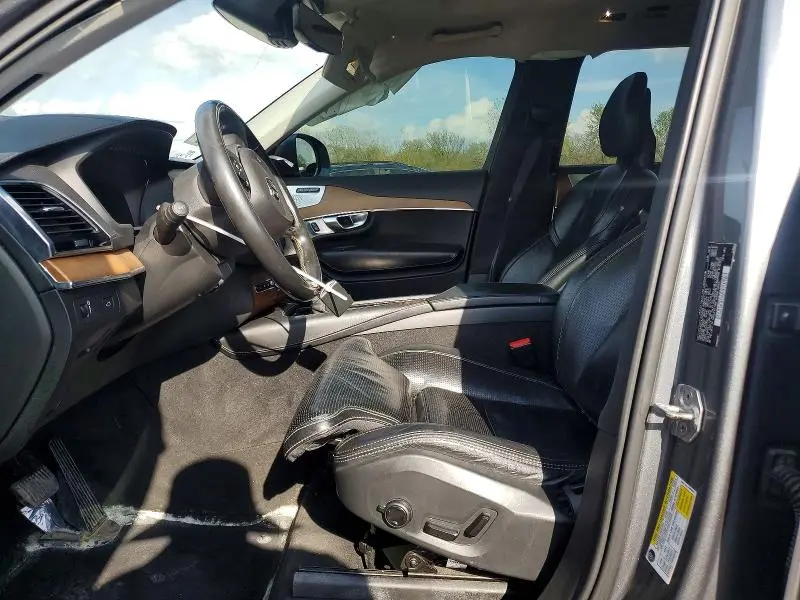 2018 VOLVO XC90 T6  