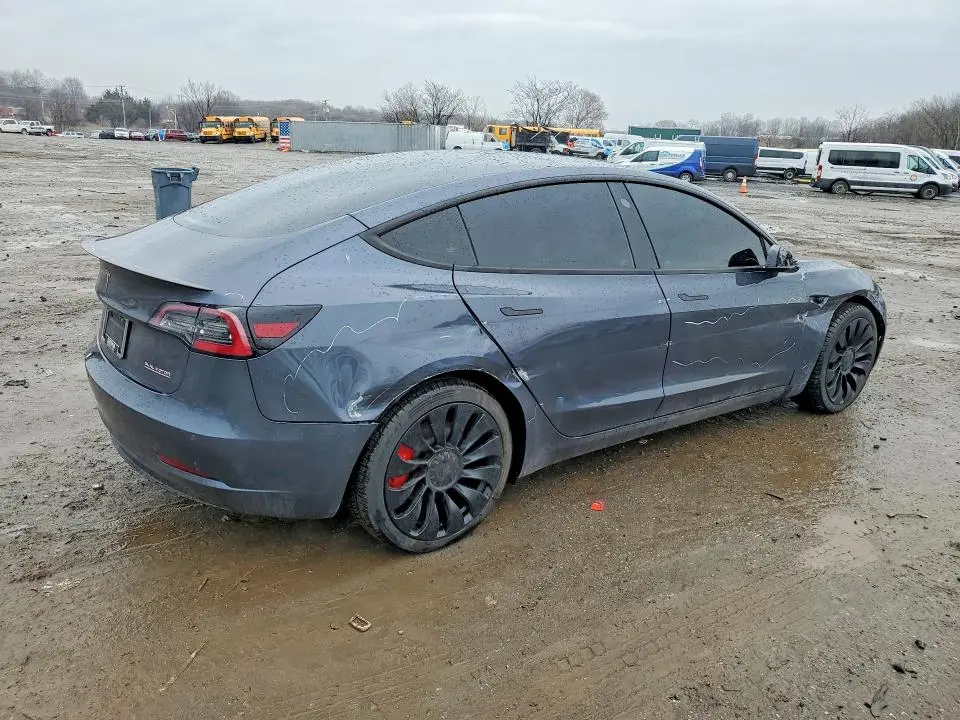 2022 TESLA MODEL 3   