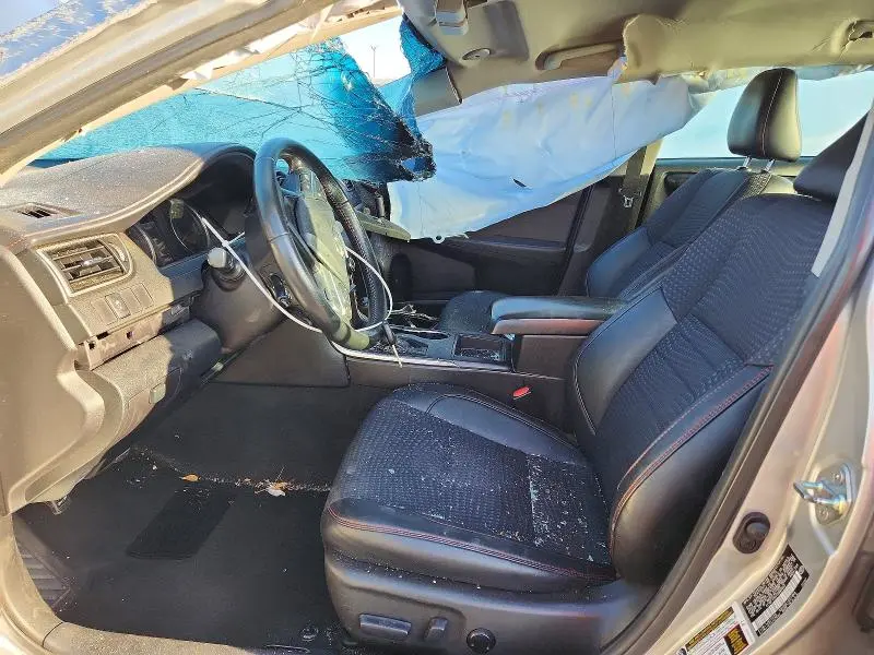 2015 TOYOTA CAMRY SE  