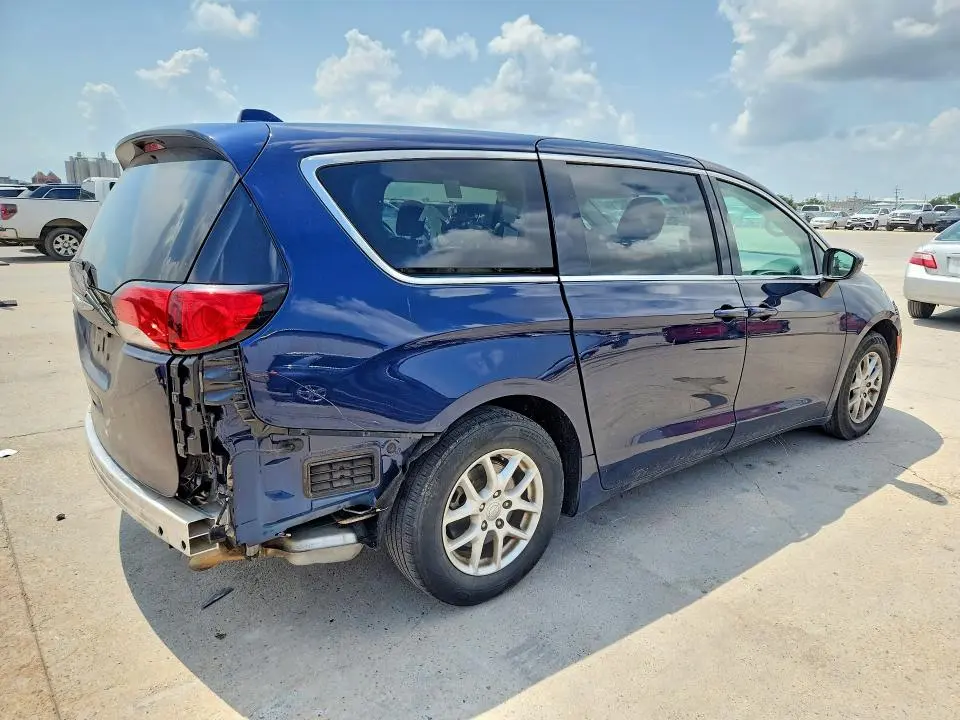 2018 CHRYSLER PACIFICA LX  