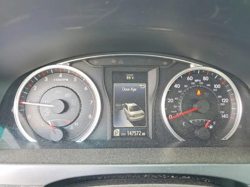 2017 TOYOTA CAMRY SE  