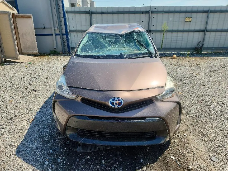 2015 TOYOTA PRIUS V THREE  