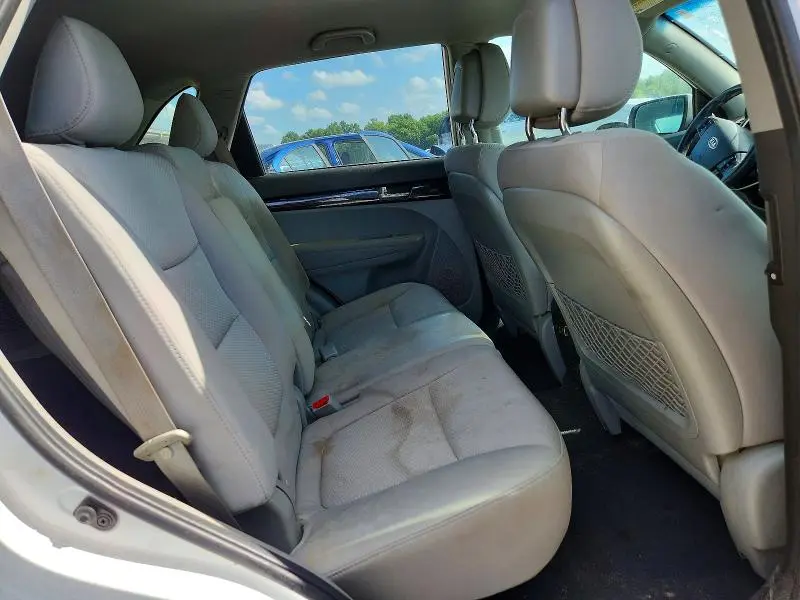2011 KIA SORENTO LX  