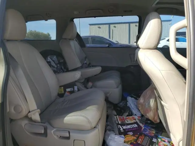 2012 TOYOTA SIENNA XLE  