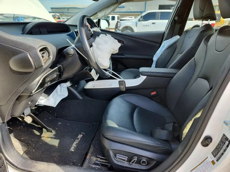 2016 TOYOTA PRIUS FOUR  
