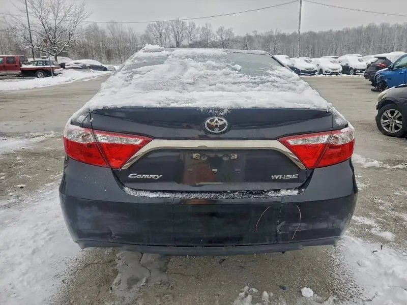 2016 TOYOTA CAMRY LE  