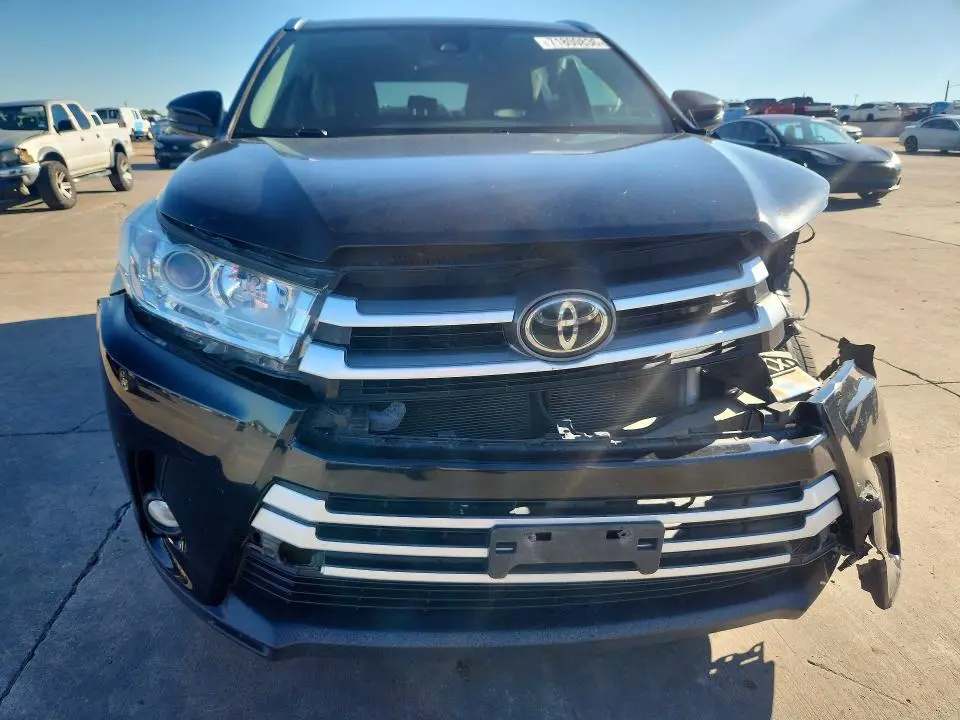 2019 TOYOTA HIGHLANDER XLE  