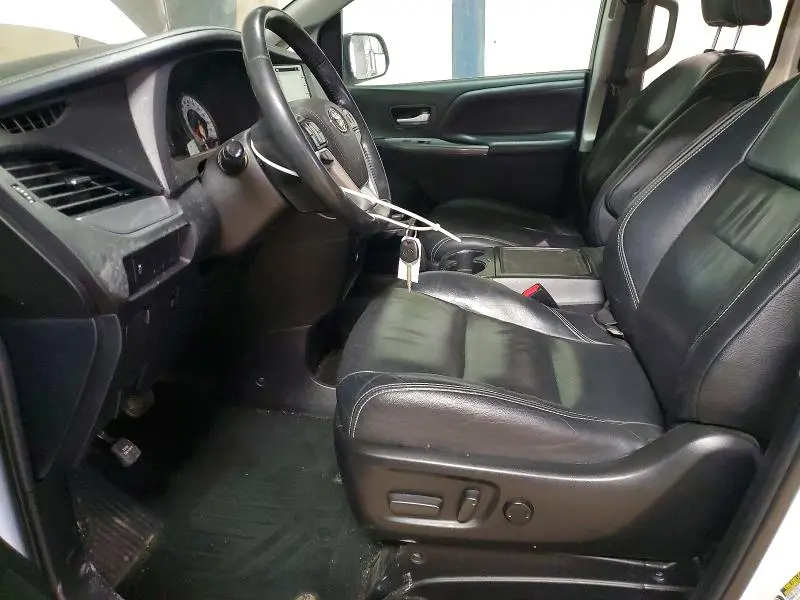 2018 TOYOTA SIENNA SE 8-PASSENGER  