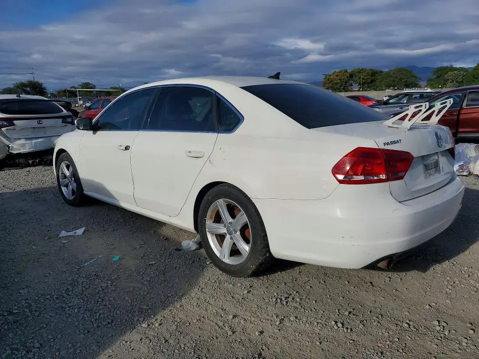 2015 VOLKSWAGEN PASSAT S  