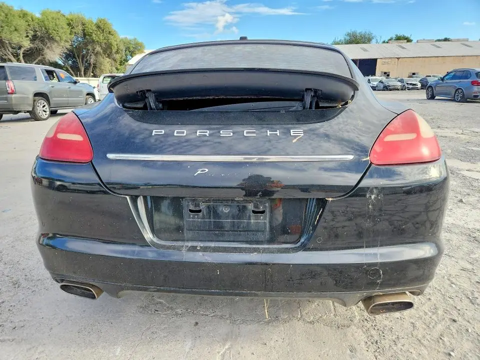 2012 PORSCHE PANAMERA 2  