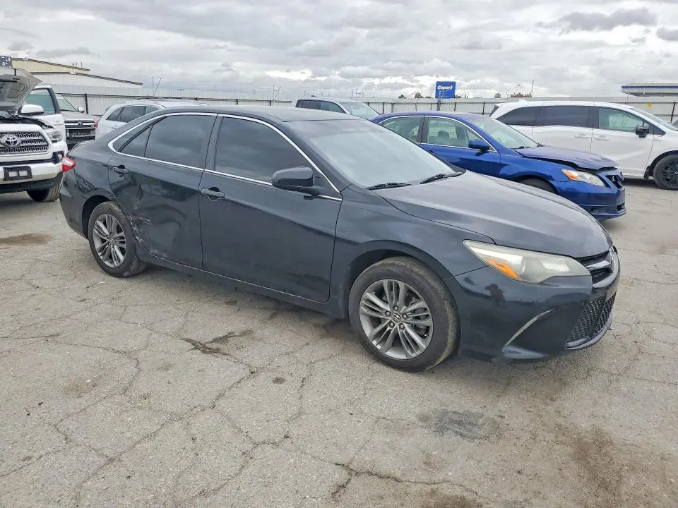 2016 TOYOTA CAMRY SE  