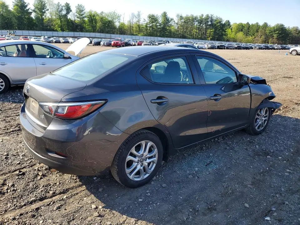 2017 TOYOTA YARIS IA BASE  