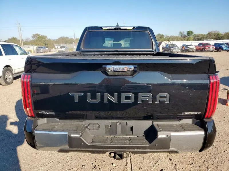2025 TOYOTA TUNDRA CREWMAX LIMITED  