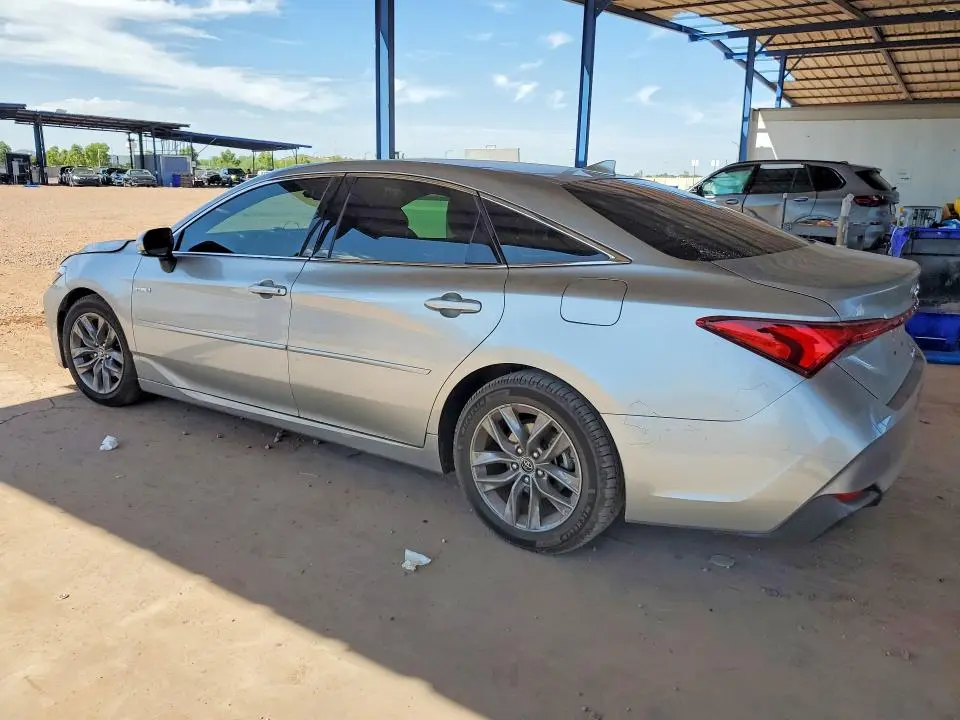 2019 TOYOTA AVALON   