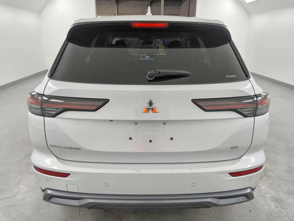 2025 MITSUBISHI OUTLANDER SE  