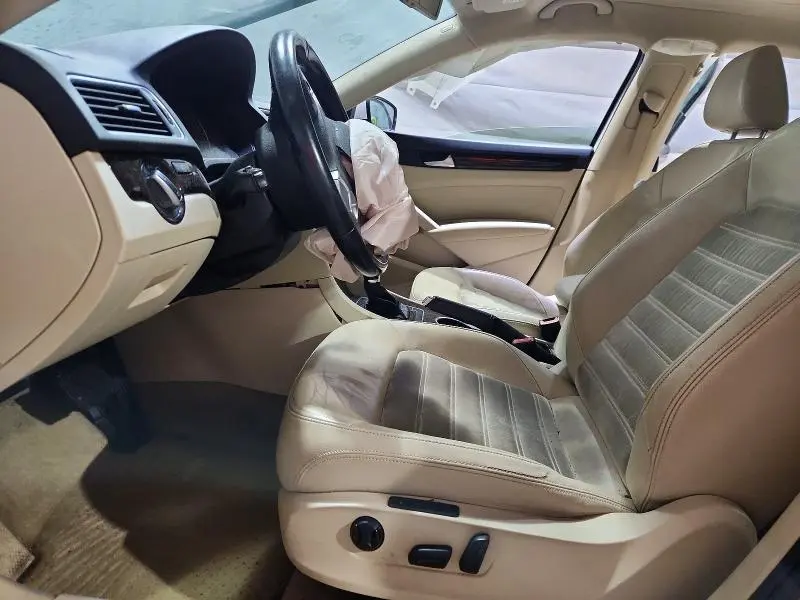 2015 VOLKSWAGEN PASSAT SEL  