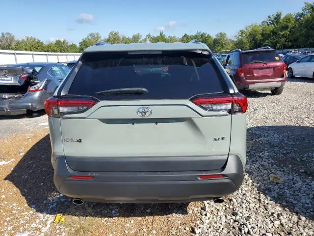 2021 TOYOTA RAV4 XLE  