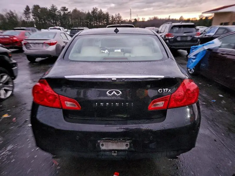 2010 INFINITI G37   