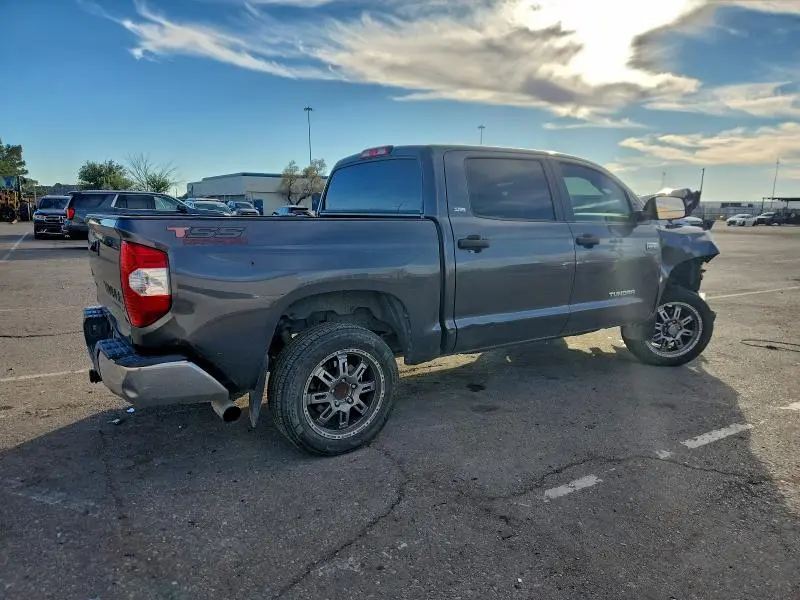2017 TOYOTA TUNDRA CREWMAX SR5  